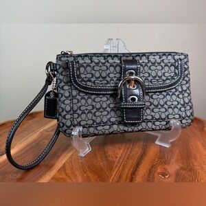 Vintage COACH Signature Soho Black and White Wristlet Clutch EUC